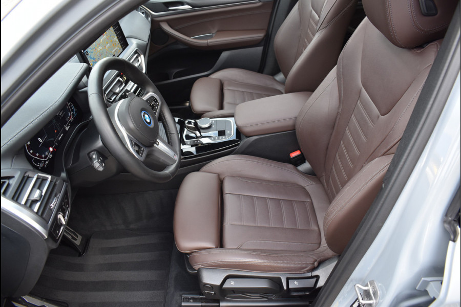 BMW X3 xDrive30e M-Sport Pakket 292 Pk Brooklyn Grau Laser Led Pano Navi Leder HUD Camera 20 Inch