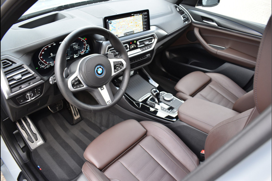 BMW X3 xDrive30e M-Sport Pakket 292 Pk Brooklyn Grau Laser Led Pano Navi Leder HUD Camera 20 Inch