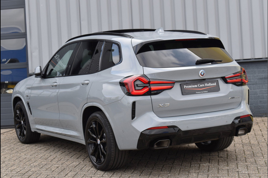 BMW X3 xDrive30e M-Sport Pakket 292 Pk Brooklyn Grau Laser Led Pano Navi Leder HUD Camera 20 Inch