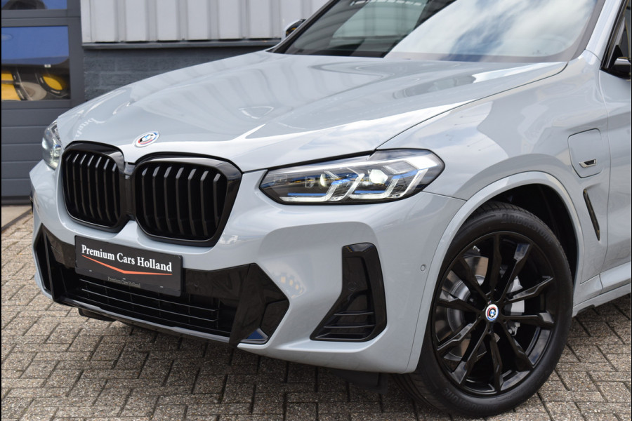 BMW X3 xDrive30e M-Sport Pakket 292 Pk Brooklyn Grau Laser Led Pano Navi Leder HUD Camera 20 Inch