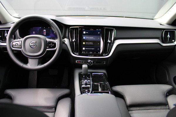 Volvo V60 2.0 T6 Plug-in hybrid AWD Plus Dark | Panoramadak | Trekhaak | H/K | 360 Camera