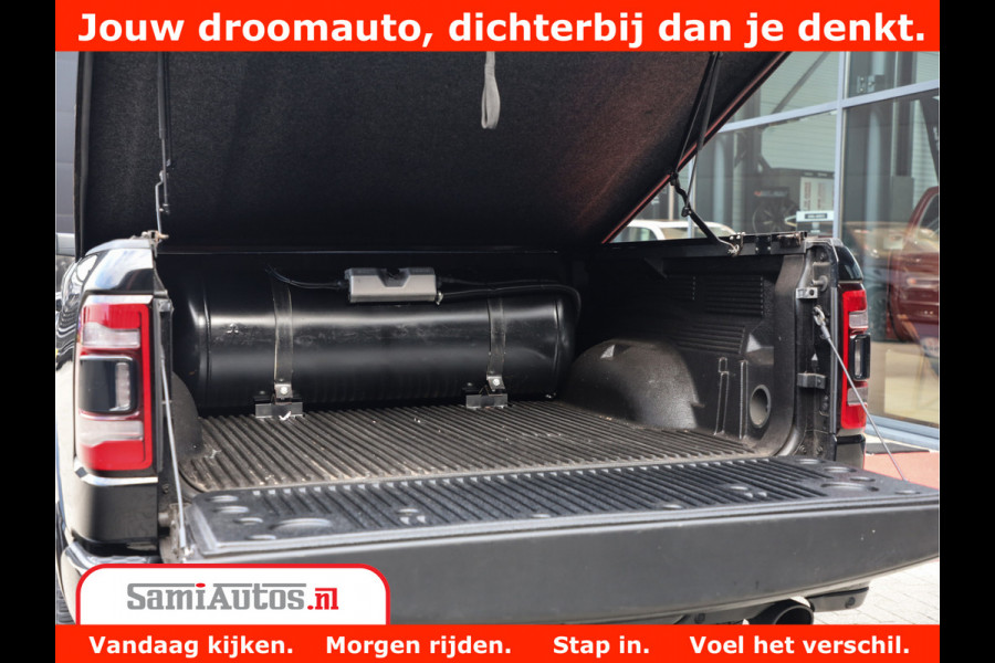 Dodge Ram 1500 LARAMIE | 5.7 V8 | 46.000KM! | PANORAMA | NIGHT EDITION | CRUISE | 200L LPG | HARMAN/KARDON | CAMERA | STOEL VENTILATIE/VERWAMING | CREWCAB | 4X4 | AUTO TREEPLANK | 3500KG |