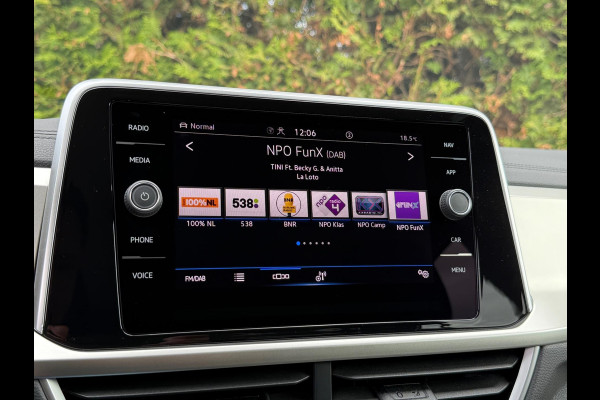 Volkswagen T-Roc 1.0 TSI Move Trekhaak CarPlay