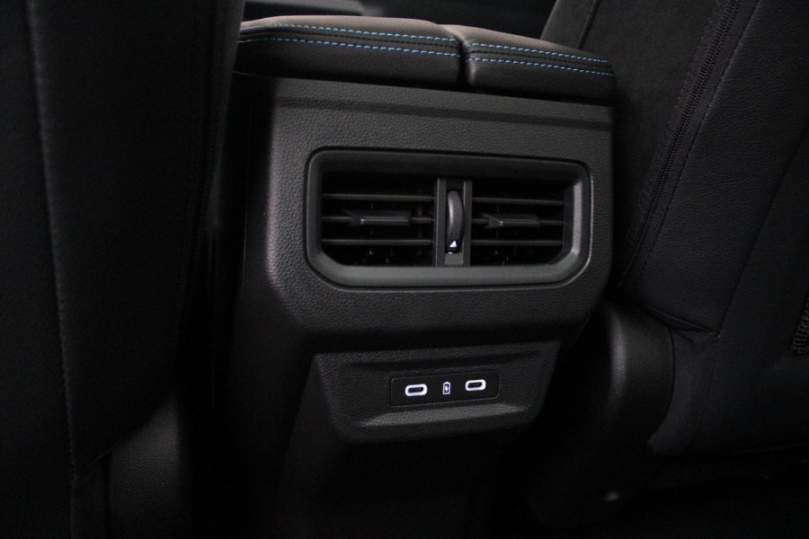 Renault Austral E-TECH FULL HYBRID 200PK ICONIC ESPIRIT ALPINE | | ELEKTRISCH BEDIENBARE VOORSTOELEN | PREMIUM HARMAN/KARDON AUDIO | MATRIX LED KOPLAMPEN | PARKEERSENSOREN VOOR + ACHTER | ELEKTRISCHE BEDIENBARE KOFFERKLEP | DODEHOEKDETECTIE | PANORAMADAK | KEYLESS ENTRY | SFEERVERLICHTING | DRAADLOOS APPLE CARPLAY/ANDROID AUTO | STOEL/STUUR/VOORRUIT VERWARMING | DIGITAAL INSTRUMENTARIUM | NIEUWE AUTO! |