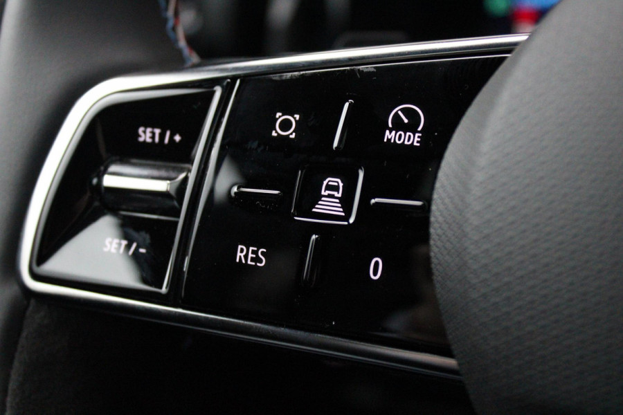 Renault Austral E-TECH FULL HYBRID 200PK ICONIC ESPIRIT ALPINE | | ELEKTRISCH BEDIENBARE VOORSTOELEN | PREMIUM HARMAN/KARDON AUDIO | MATRIX LED KOPLAMPEN | PARKEERSENSOREN VOOR + ACHTER | ELEKTRISCHE BEDIENBARE KOFFERKLEP | DODEHOEKDETECTIE | PANORAMADAK | KEYLESS ENTRY | SFEERVERLICHTING | DRAADLOOS APPLE CARPLAY/ANDROID AUTO | STOEL/STUUR/VOORRUIT VERWARMING | DIGITAAL INSTRUMENTARIUM | NIEUWE AUTO! |