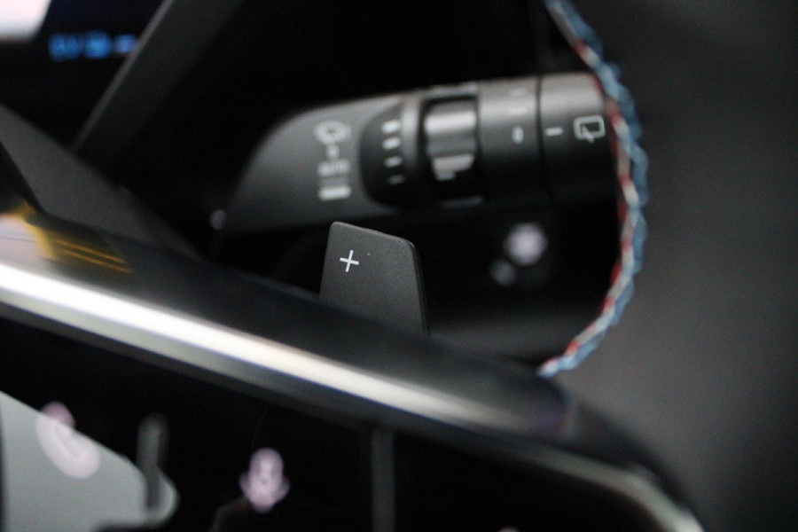 Renault Austral E-TECH FULL HYBRID 200PK ICONIC ESPIRIT ALPINE | | ELEKTRISCH BEDIENBARE VOORSTOELEN | PREMIUM HARMAN/KARDON AUDIO | MATRIX LED KOPLAMPEN | PARKEERSENSOREN VOOR + ACHTER | ELEKTRISCHE BEDIENBARE KOFFERKLEP | DODEHOEKDETECTIE | PANORAMADAK | KEYLESS ENTRY | SFEERVERLICHTING | DRAADLOOS APPLE CARPLAY/ANDROID AUTO | STOEL/STUUR/VOORRUIT VERWARMING | DIGITAAL INSTRUMENTARIUM | NIEUWE AUTO! |