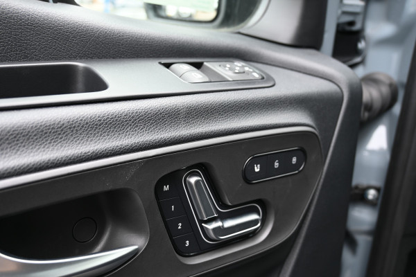 Mercedes-Benz Sprinter 319 CDI 4x4 L2H2 Pro Distronic, Draaistoelen, LED, Electrische schuifdeur