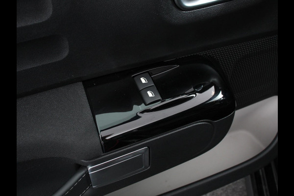 Citroën C3 1.2 PureTech Max Automaat  Airco Navigatie Apple carplay / Android Auto Parksensoren Lichtmetalen Velgen