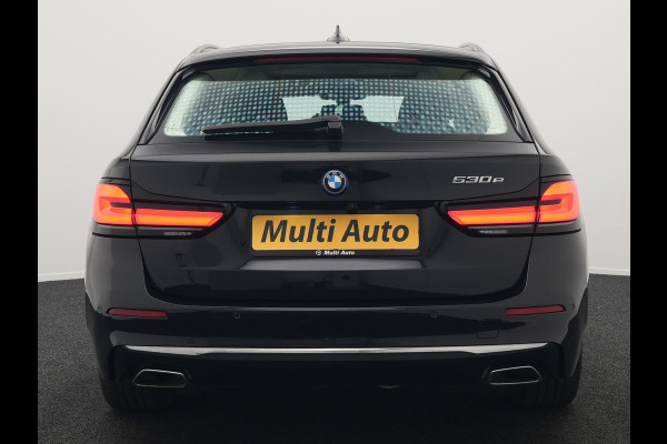 BMW 5 Serie Touring 530e Luxury Line Plug In Hybrid 294pk Dealer O.H PHEV | Trekhaak Af Fabriek | Panodak | Camera | Lederen Sportstoelen Memory & Verwarmd | Apple Carplay | Cruise Control | Navigatie | Virtual | DAB |