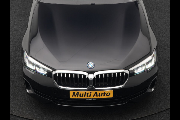 BMW 5 Serie Touring 530e Luxury Line Plug In Hybrid 294pk Dealer O.H PHEV | Trekhaak Af Fabriek | Panodak | Camera | Lederen Sportstoelen Memory & Verwarmd | Apple Carplay | Cruise Control | Navigatie | Virtual | DAB |