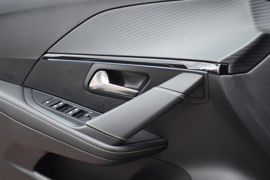 Peugeot 208 Hybrid 136PK Aut. GT | Navi | Camera | LED | Camera V + A | Incl. garantie