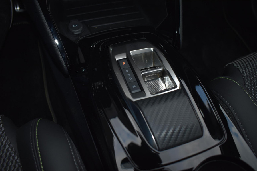 Peugeot 208 Hybrid 136PK Aut. GT | Navi | Camera | LED | Camera V + A | Incl. garantie