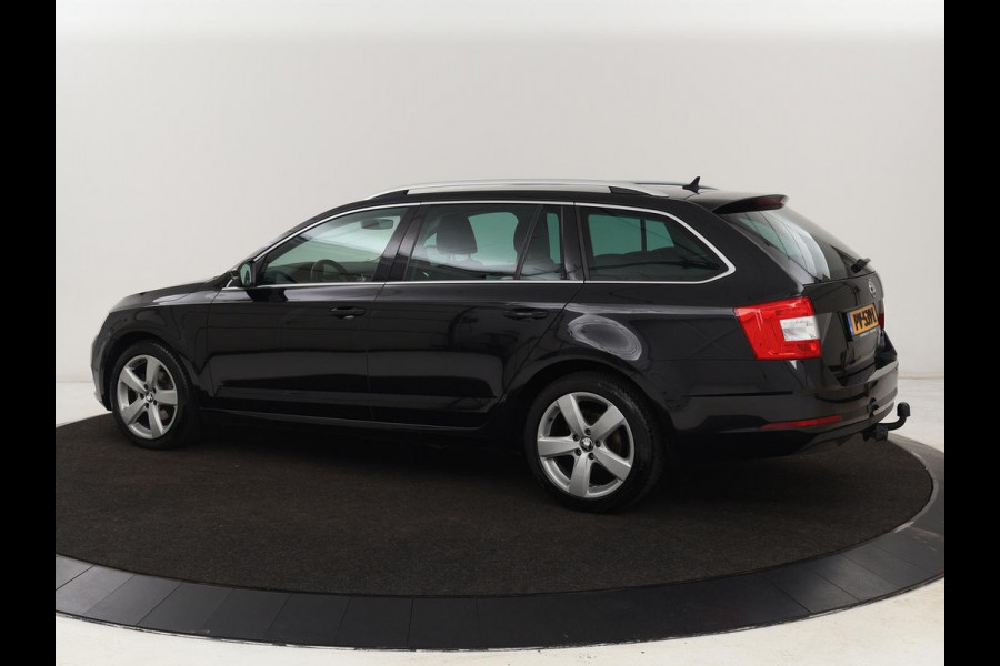 Škoda Octavia 1.0 TSI Ambition | Trekhaak | Stoelverwarming | Carplay | Full LED | Half leder | Navigatie | Sportstuur | Parkeerhulp | Climate control | Cruise control | DAB