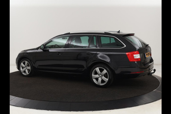 Škoda Octavia 1.0 TSI Ambition | Trekhaak | Stoelverwarming | Carplay | Full LED | Half leder | Navigatie | Sportstuur | Parkeerhulp | Climate control | Cruise control | DAB