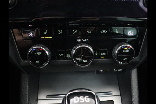 Škoda Octavia 1.0 TSI Ambition | Trekhaak | Stoelverwarming | Carplay | Full LED | Half leder | Navigatie | Sportstuur | Parkeerhulp | Climate control | Cruise control | DAB