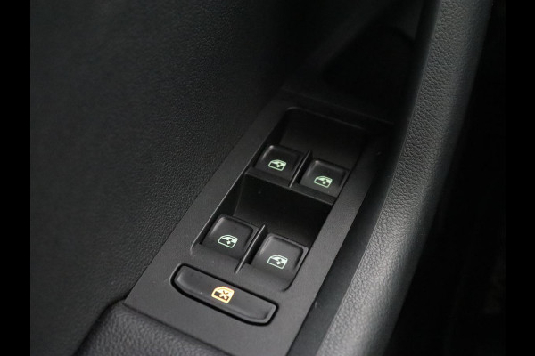 Škoda Octavia 1.0 TSI Ambition | Trekhaak | Stoelverwarming | Carplay | Full LED | Half leder | Navigatie | Sportstuur | Parkeerhulp | Climate control | Cruise control | DAB