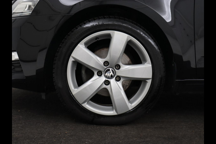 Škoda Octavia 1.0 TSI Ambition | Trekhaak | Stoelverwarming | Carplay | Full LED | Half leder | Navigatie | Sportstuur | Parkeerhulp | Climate control | Cruise control | DAB
