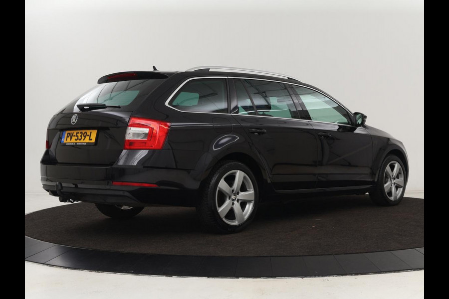 Škoda Octavia 1.0 TSI Ambition | Trekhaak | Stoelverwarming | Carplay | Full LED | Half leder | Navigatie | Sportstuur | Parkeerhulp | Climate control | Cruise control | DAB