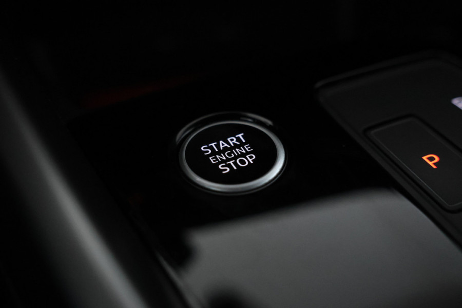 Audi A3 Sportback 30 TDI Business edition Automaat, Leer, Virtual, Sportstoelen