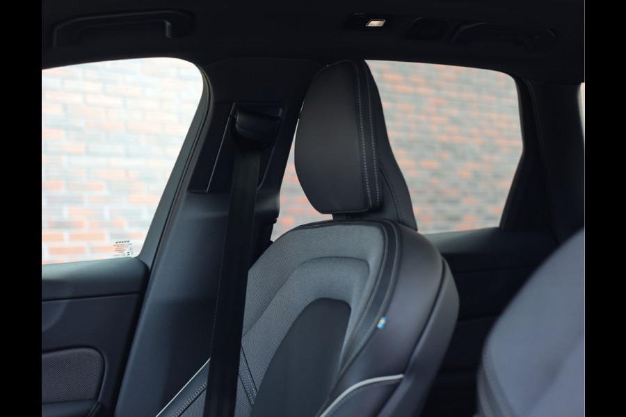 Volvo XC60 T6 AWD Ultra Black Edition | Trekhaak - Head Up - Direct leverbaar ZWART 1319193