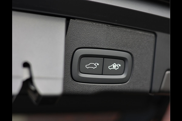 Volvo XC60 T6 AWD Ultra Black Edition | Trekhaak - Head Up - Direct leverbaar ZWART 1319193