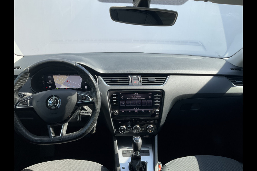 Škoda Octavia Combi 1.6 TDI Automaat Clever Edition Navi Stoelverw. Trekhaak