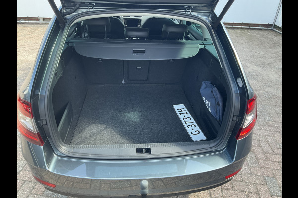 Škoda Octavia Combi 1.6 TDI Automaat Clever Edition Navi Stoelverw. Trekhaak