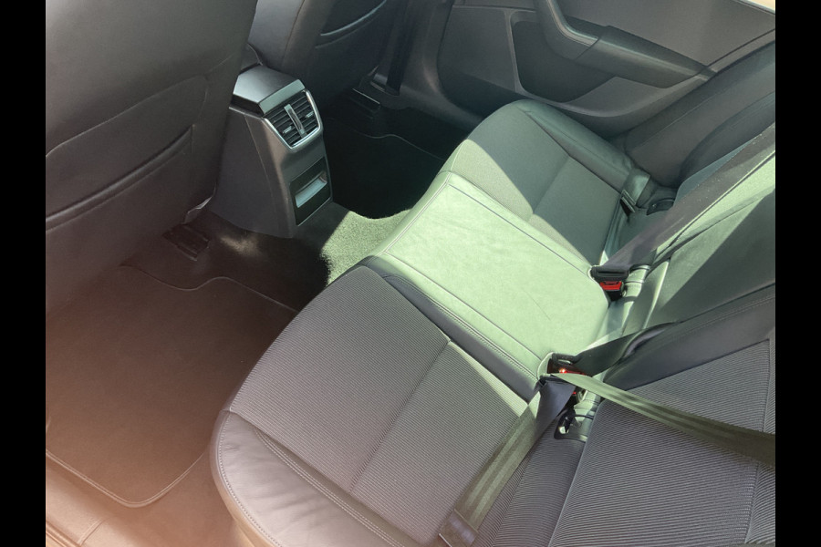 Škoda Octavia Combi 1.6 TDI Automaat Clever Edition Navi Stoelverw. Trekhaak