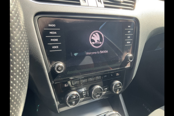 Škoda Octavia Combi 1.6 TDI Automaat Clever Edition Navi Stoelverw. Trekhaak