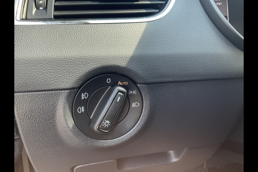Škoda Octavia Combi 1.6 TDI Automaat Clever Edition Navi Stoelverw. Trekhaak