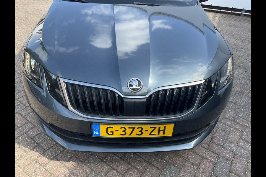 Škoda Octavia Combi 1.6 TDI Automaat Clever Edition Navi Stoelverw. Trekhaak