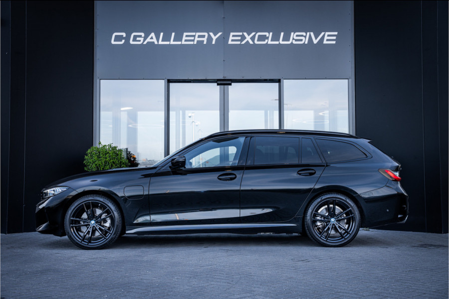 BMW 3 Serie Touring 330e xDrive - M Sport | Panorama | H&K | Memory | 360 Camera | HUD