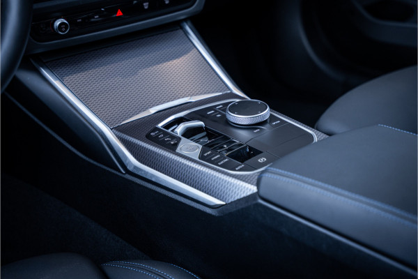 BMW 3 Serie Touring 330e xDrive - M Sport | Panorama | H&K | Memory | 360 Camera | HUD