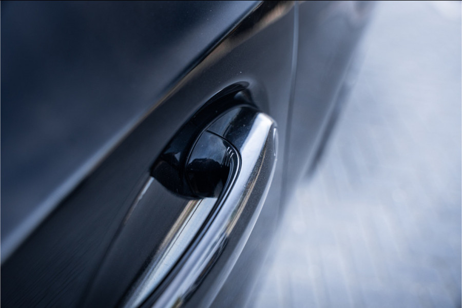 BMW 3 Serie Touring 330e xDrive - M Sport | Panorama | H&K | Memory | 360 Camera | HUD