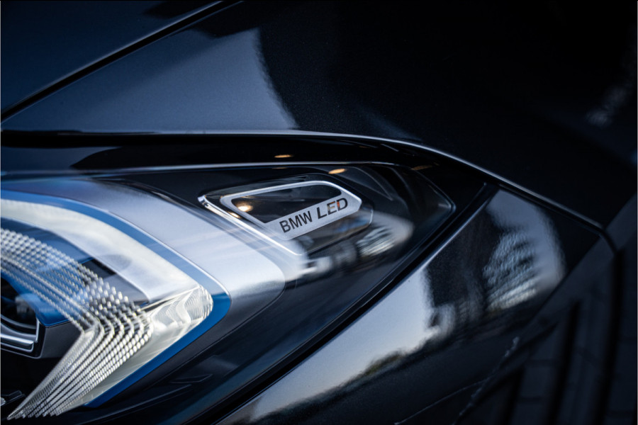BMW 3 Serie Touring 330e xDrive - M Sport | Panorama | H&K | Memory | 360 Camera | HUD