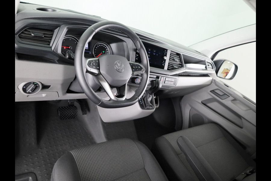 Volkswagen Transporter 2.0 TDI L2H1 28 Comfortline 150 pk Automaat | Verlengde garantie | Navigatie via App | Parkeersensoren achter | Cruise control | LED koplampen |