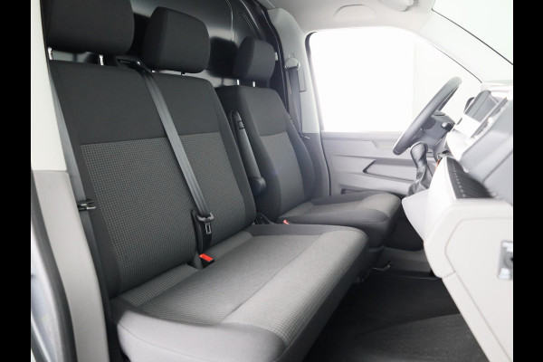 Volkswagen Transporter 2.0 TDI L2H1 28 Comfortline 150 pk Automaat | Verlengde garantie | Navigatie via App | Parkeersensoren achter | Cruise control | LED koplampen |