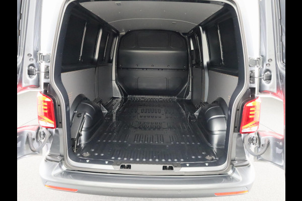 Volkswagen Transporter 2.0 TDI L2H1 28 Comfortline 150 pk Automaat | Verlengde garantie | Navigatie via App | Parkeersensoren achter | Cruise control | LED koplampen |
