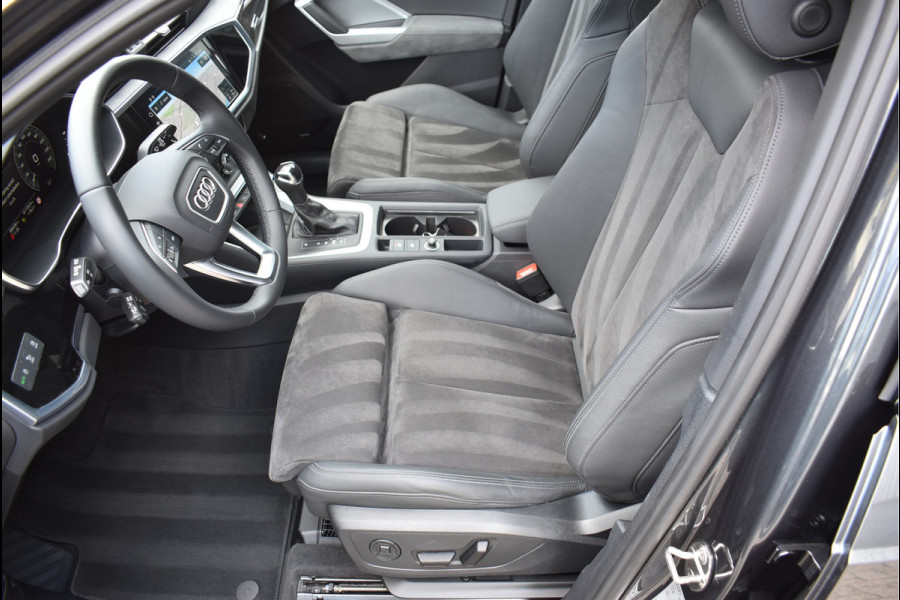 Audi Q3 45 TFSI e S-Line 245 Pk Black Ed Pano Carbon Sonos Leder/Alcantara 19 Inch