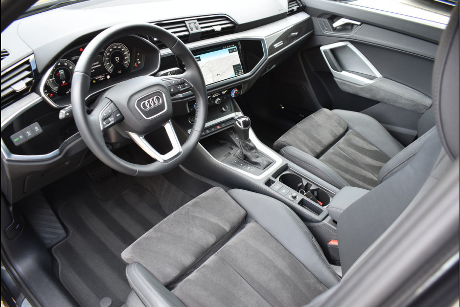 Audi Q3 45 TFSI e S-Line 245 Pk Black Ed Pano Carbon Sonos Leder/Alcantara 19 Inch