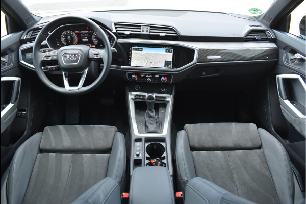 Audi Q3 45 TFSI e S-Line 245 Pk Black Ed Pano Carbon Sonos Leder/Alcantara 19 Inch