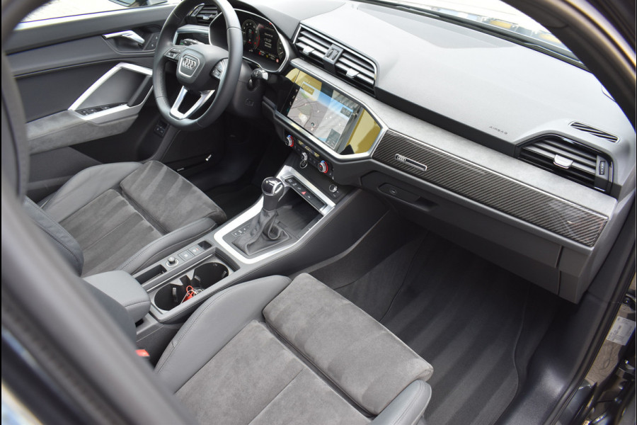 Audi Q3 45 TFSI e S-Line 245 Pk Black Ed Pano Carbon Sonos Leder/Alcantara 19 Inch