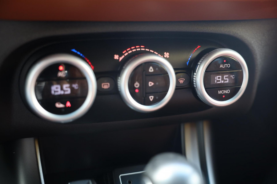 Alfa Romeo Giulietta 1.4 Turbo QV Line / 170 PK / AUT / Cognac Leder / Navi / Ecc / Cruise Control / Led / Pdc / 18 Inc
