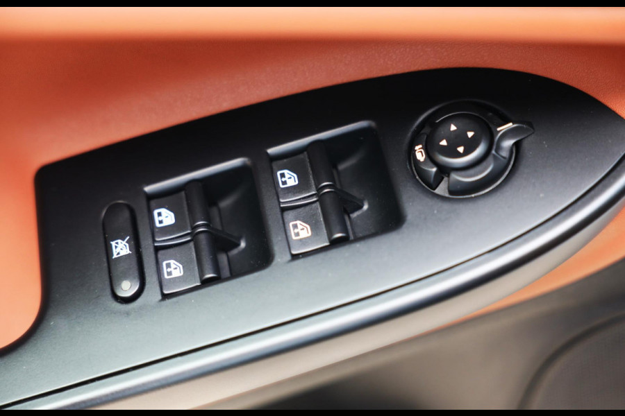 Alfa Romeo Giulietta 1.4 Turbo QV Line / 170 PK / AUT / Cognac Leder / Navi / Ecc / Cruise Control / Led / Pdc / 18 Inc