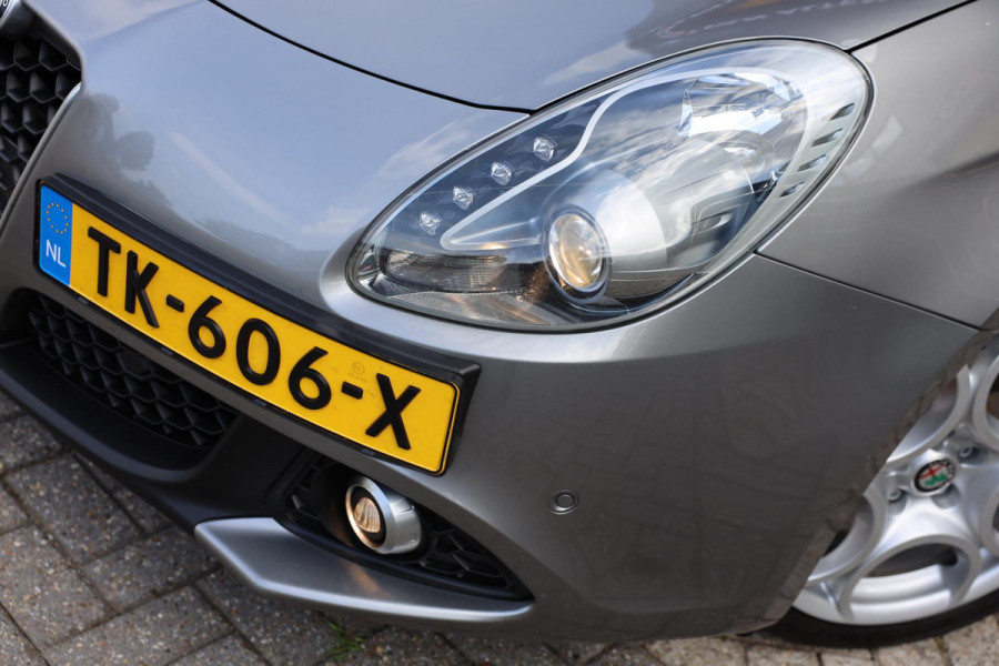 Alfa Romeo Giulietta 1.4 Turbo QV Line / 170 PK / AUT / Cognac Leder / Navi / Ecc / Cruise Control / Led / Pdc / 18 Inc