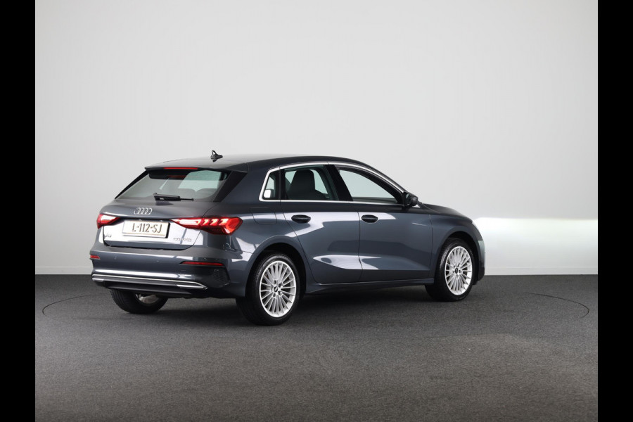 Audi A3 Sportback 30 TFSI Business edition 110 pk S-tronic | Navigatie | Parkeersensoren achter | Autom. airco | Apple Carplay/Android Auto | LED koplampen |
