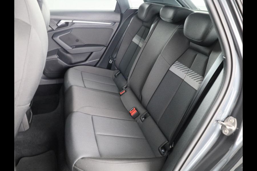 Audi A3 Sportback 30 TFSI Business edition 110 pk S-tronic | Navigatie | Parkeersensoren achter | Autom. airco | Apple Carplay/Android Auto | LED koplampen |