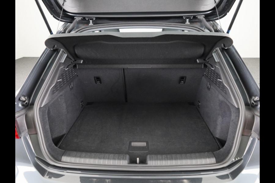 Audi A3 Sportback 30 TFSI Business edition 110 pk S-tronic | Navigatie | Parkeersensoren achter | Autom. airco | Apple Carplay/Android Auto | LED koplampen |