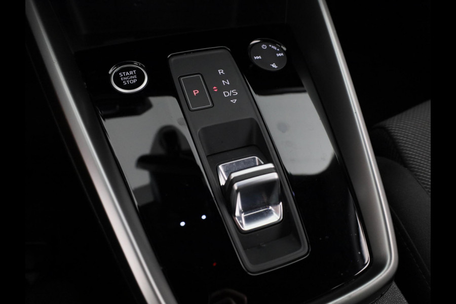 Audi A3 Sportback 30 TFSI Business edition 110 pk S-tronic | Navigatie | Parkeersensoren achter | Autom. airco | Apple Carplay/Android Auto | LED koplampen |