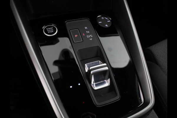 Audi A3 Sportback 30 TFSI Business edition 110 pk S-tronic | Navigatie | Parkeersensoren achter | Autom. airco | Apple Carplay/Android Auto | LED koplampen |